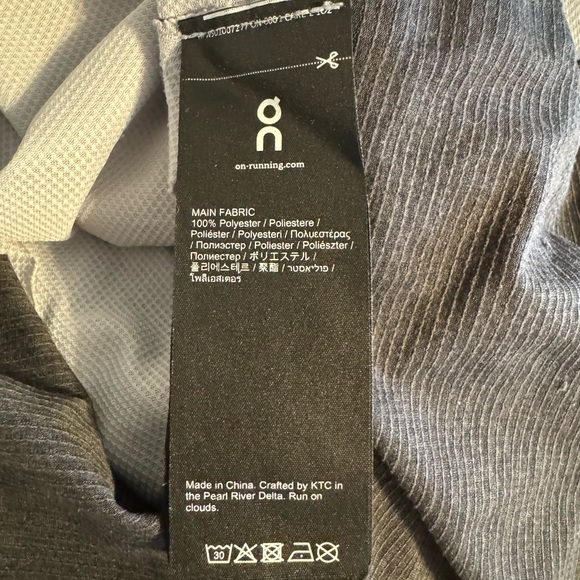 On Running Performance Tank - Picture 3 of 7